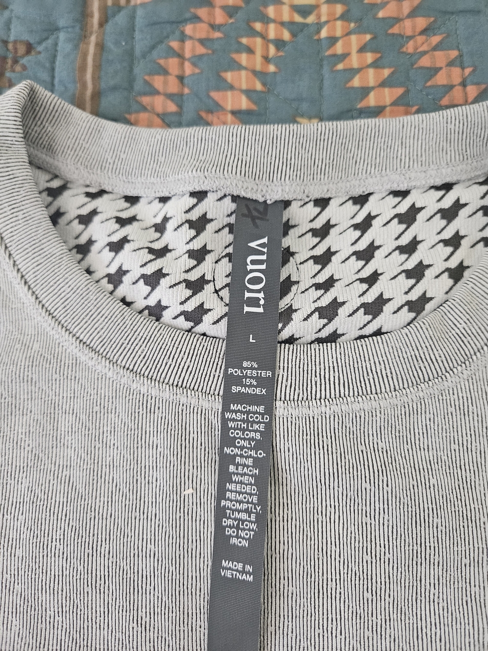Vuori Gray Long Sleeve Crewneck Top - Picture 2 of 6